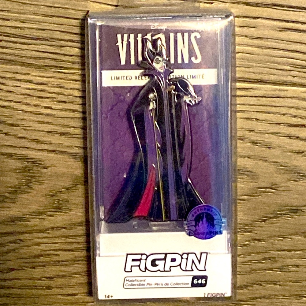 Disneys Villains 🦹🏻‍♀️ maleficent Fig Pin Collectors Piece